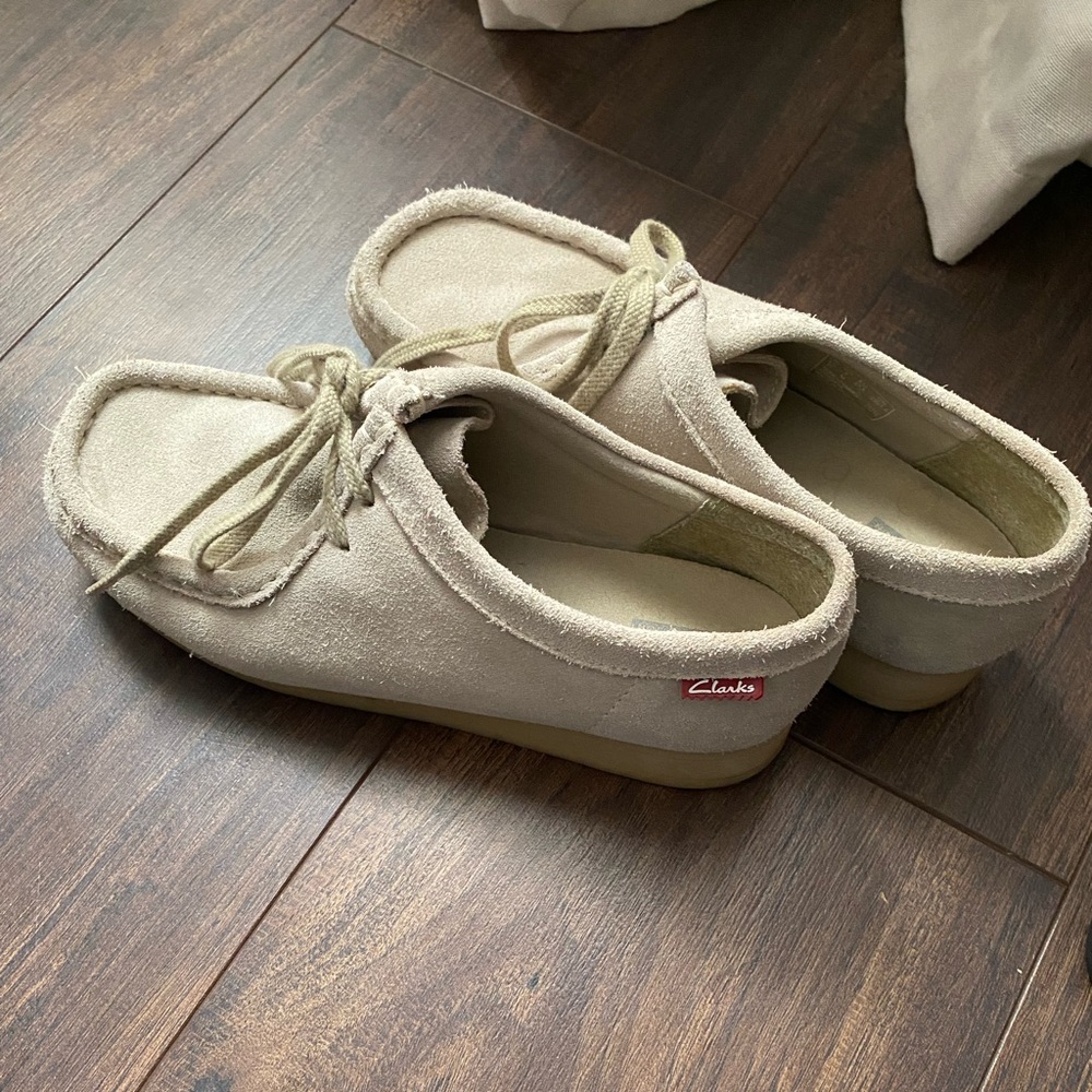 Clarks Women’s Suede Lace Loafers in Light Beige wallabee’s